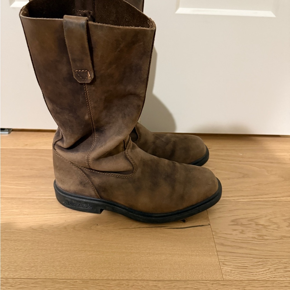 Tall Blundstone rustic brown boots